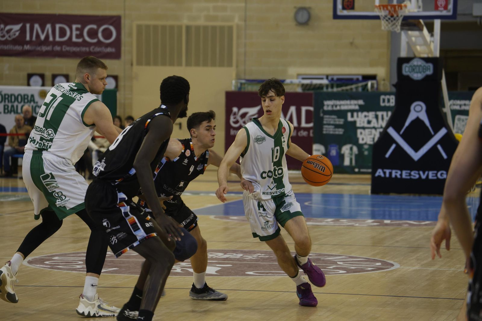 Las mejores fotos del ambiente en Vista Alegre para el Coto Córdoba - Albacete