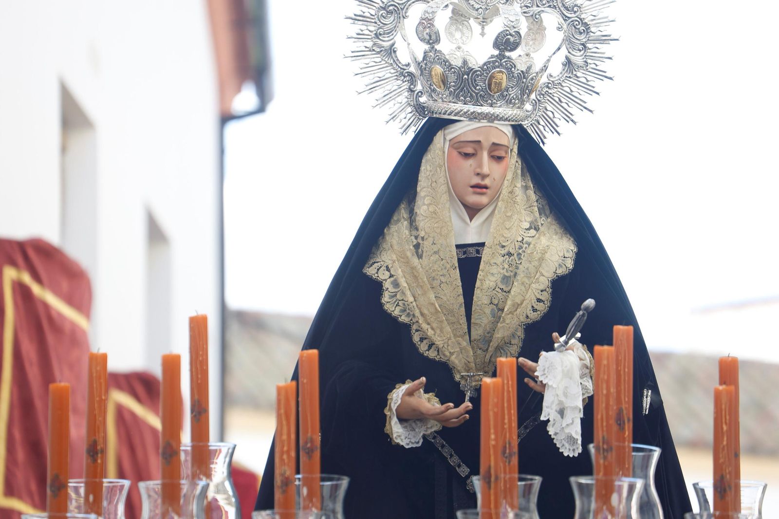 La procesión de la Universitaria en este Martes Santo de Córdoba, en imágenes