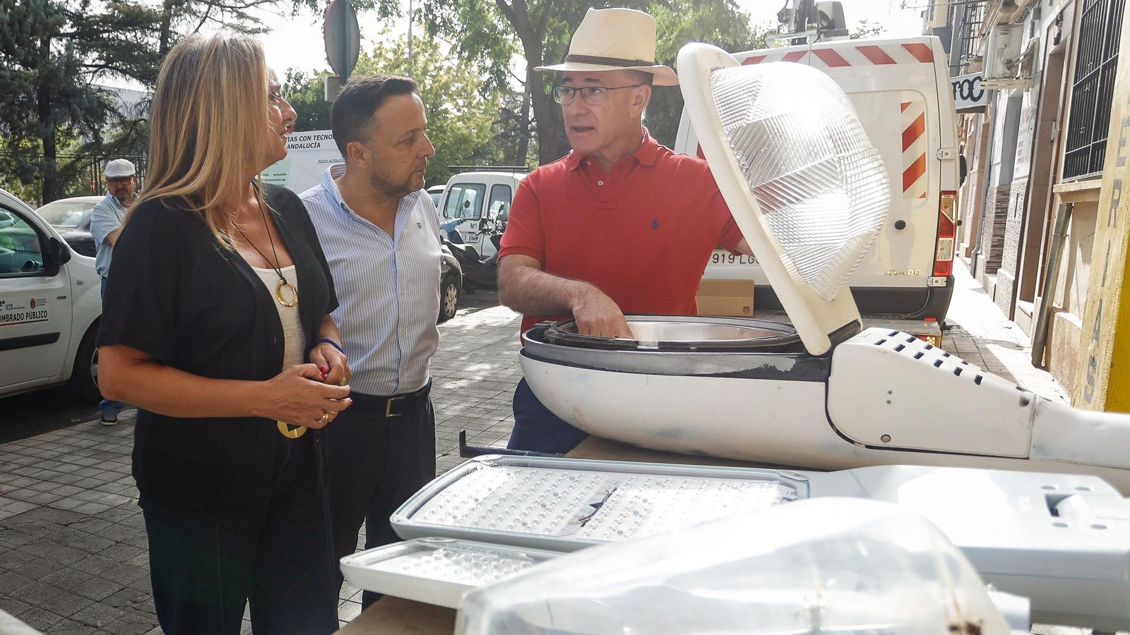 La alcaldesa, Marifran Carazo, revisando los trabajos este miércoles