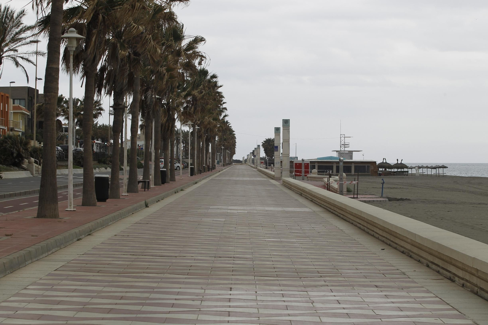 Fotogalería 'Almería, desierta en sábado'. Coronavirus-COVID-19
