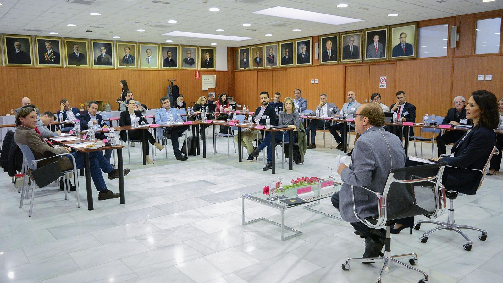 El líder empresarial segoviano cuenta su trayectoria a los empresarios de los distintos sectores económicos de la provincia