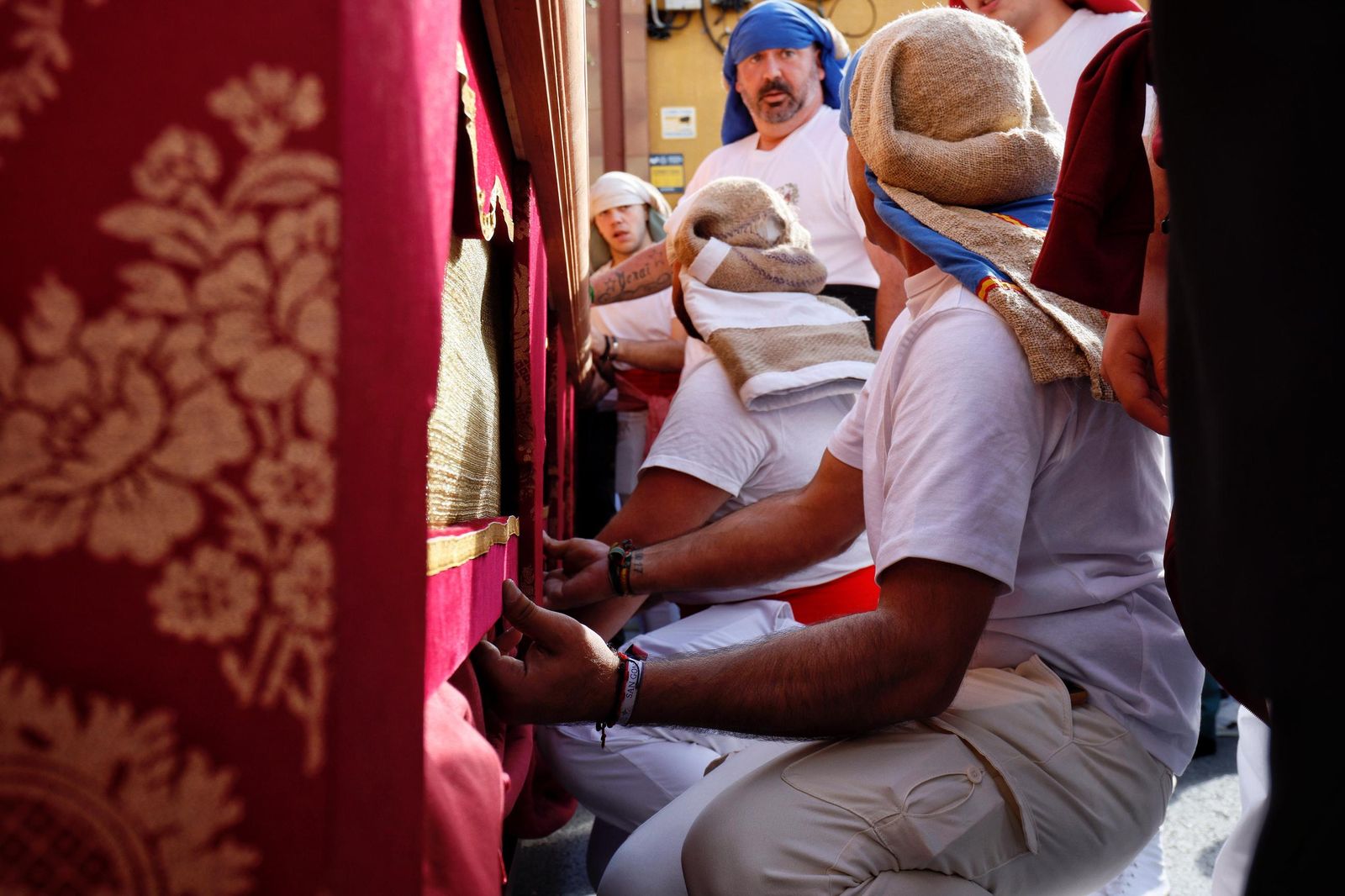 Imágenes de la salida de La oración en El Huerto en la Semana Santa de Chiclana 2025