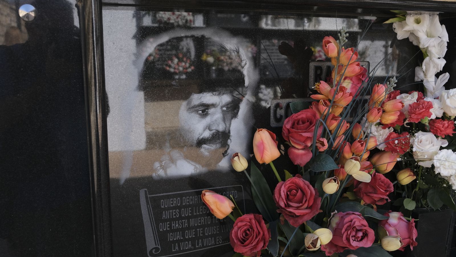 Imágenes del Día de Todos los Santos en el Cementerio de San José de Almería