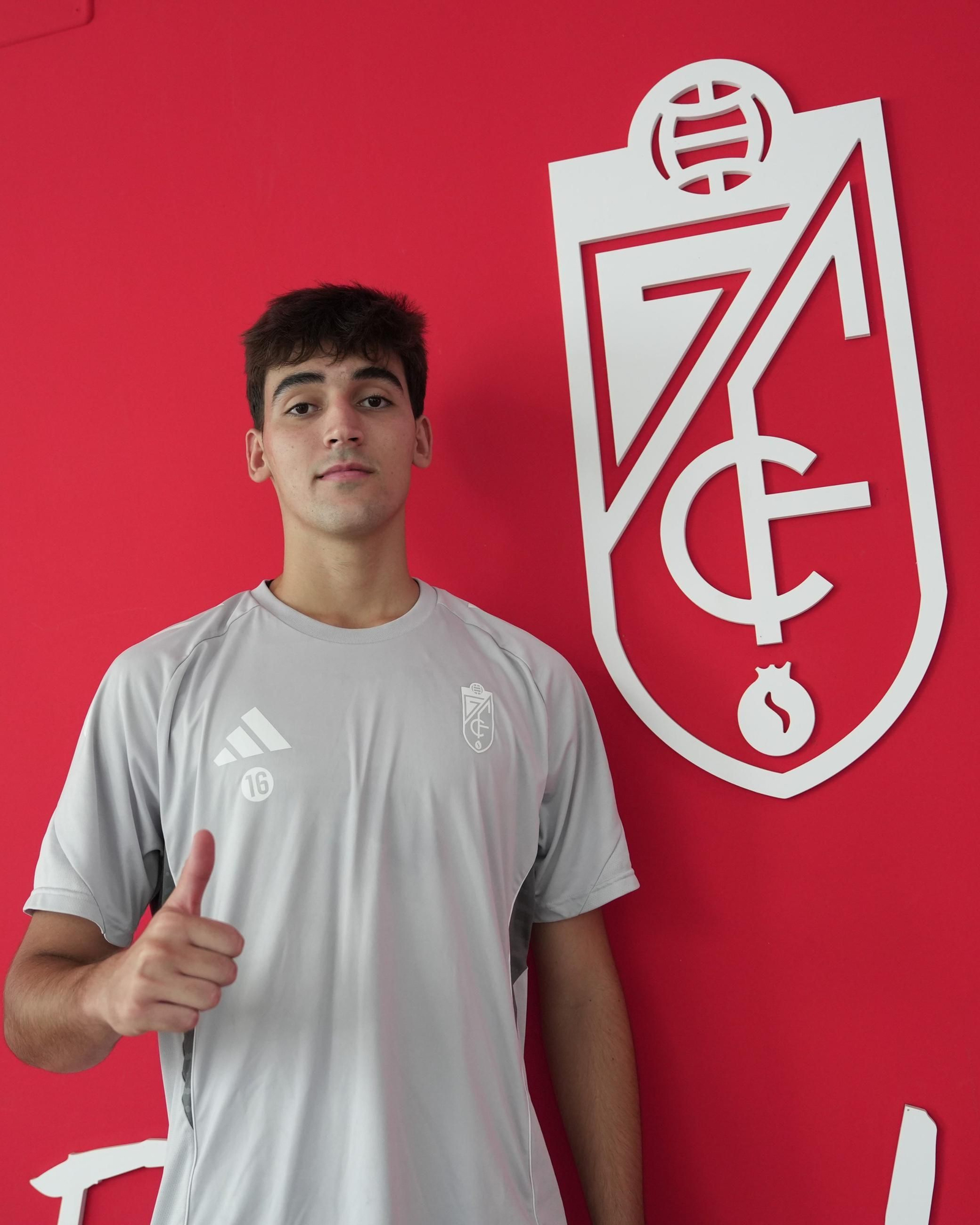 Héctor González, nuevo defensa del Recreativo Granada