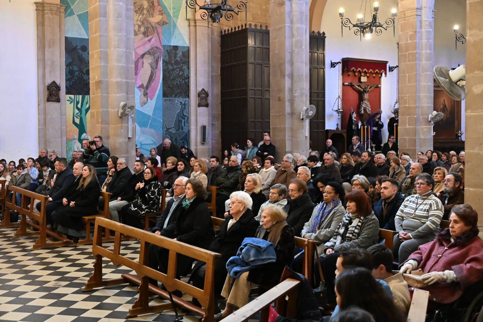 Las imágenes del homenaje de Villa del Río a su párroco emérito, Manuel Tirado Fernández