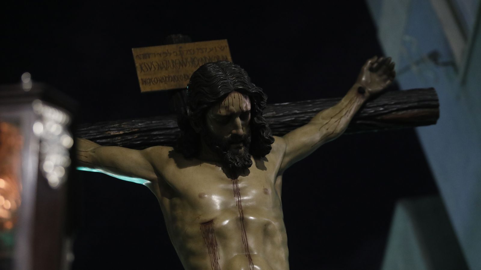 Fotos del Lunes Santo en La Línea: Cristo de la Esperanza y María Santísima de la Concepción (Silencio)