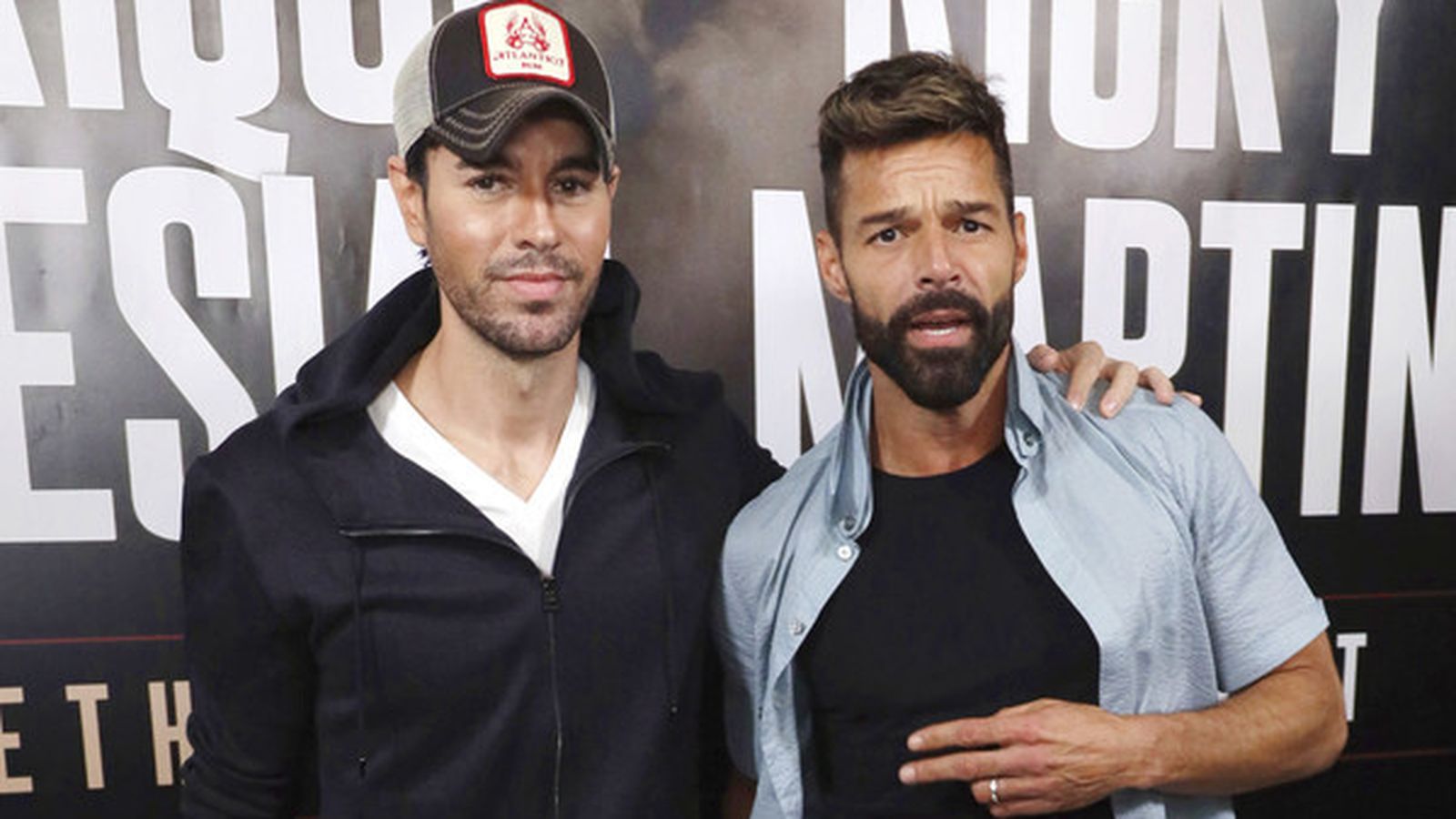 Iglesias, con Ricky Martin, en la presentación de su gira conjunta.