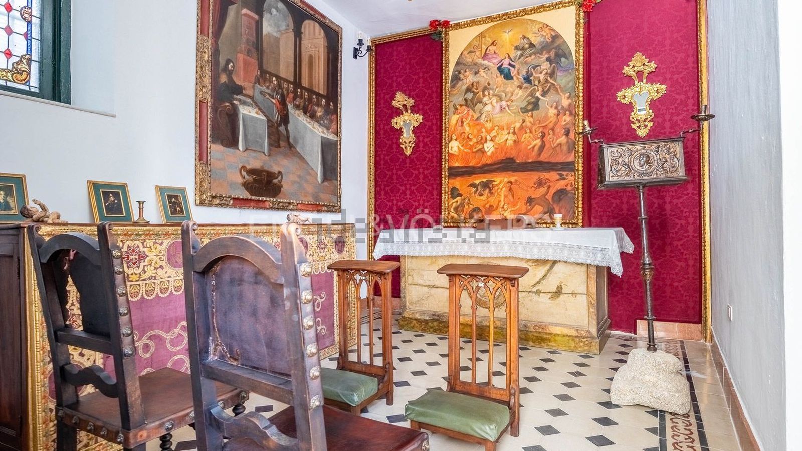 Una de las estancias es una capilla