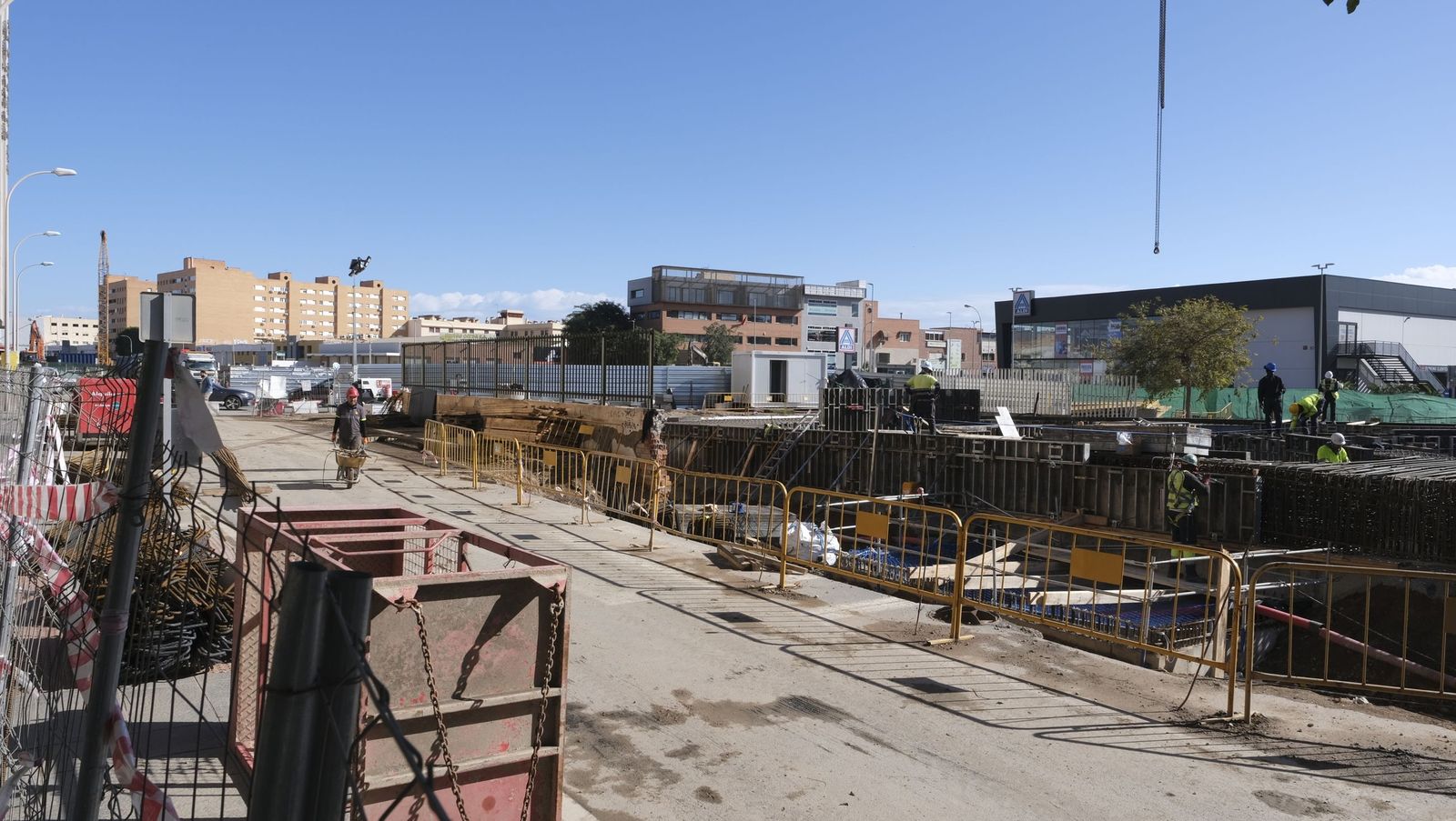 La llegada del AVE a Almería va tomando forma, en fotos