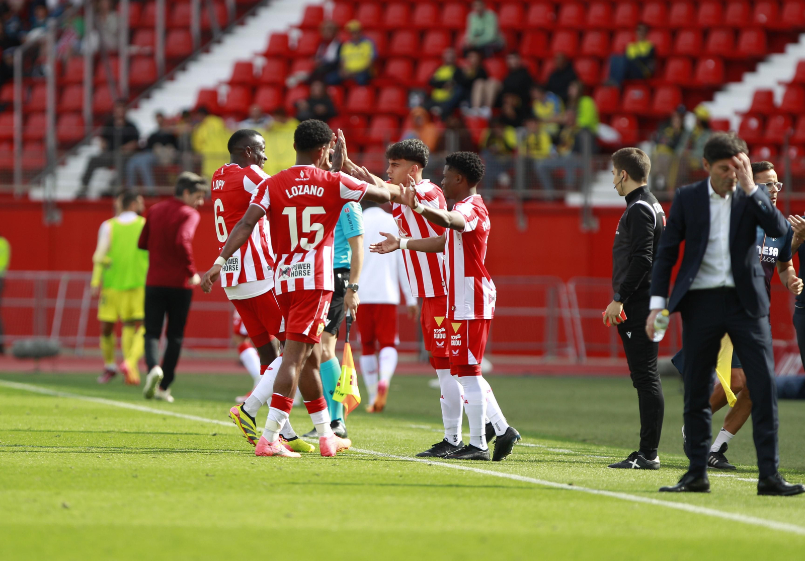 Las mejores imágenes del partido de fútbol U.D. Almería-Villarreal C.F.