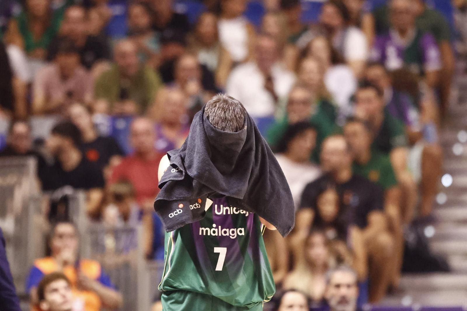 El Unicaja - Valencia Basket de la Supercopa, en fotos