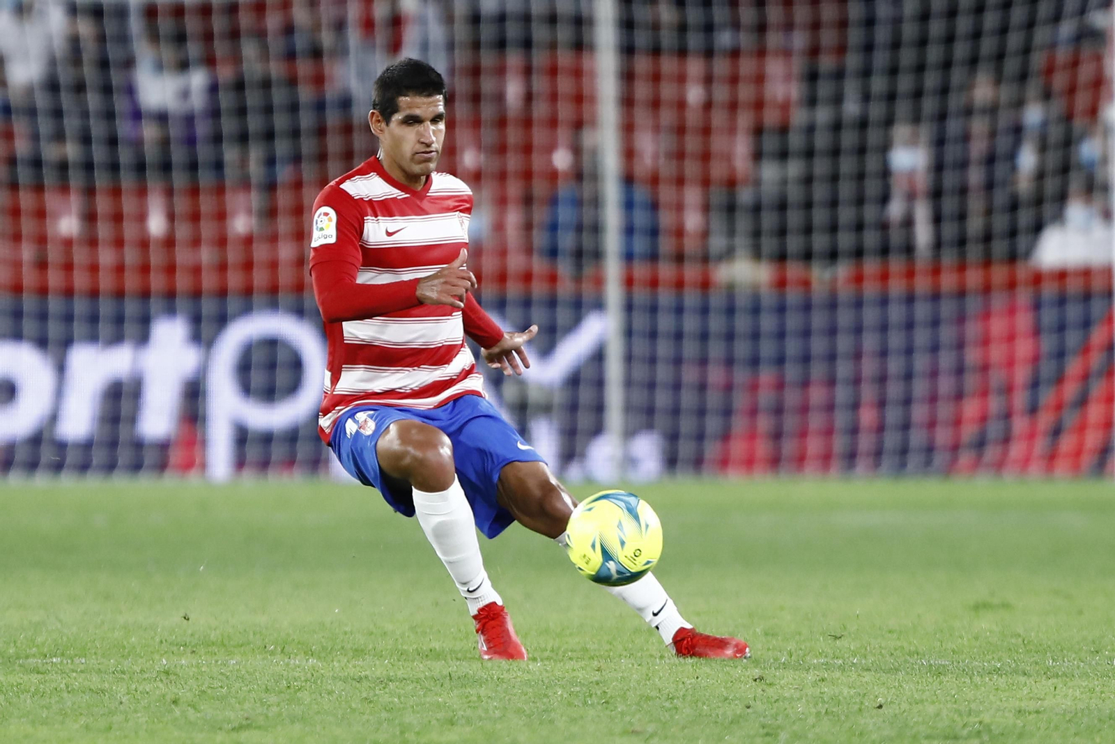 Luis Abram cuajó un gran partido en el eje.