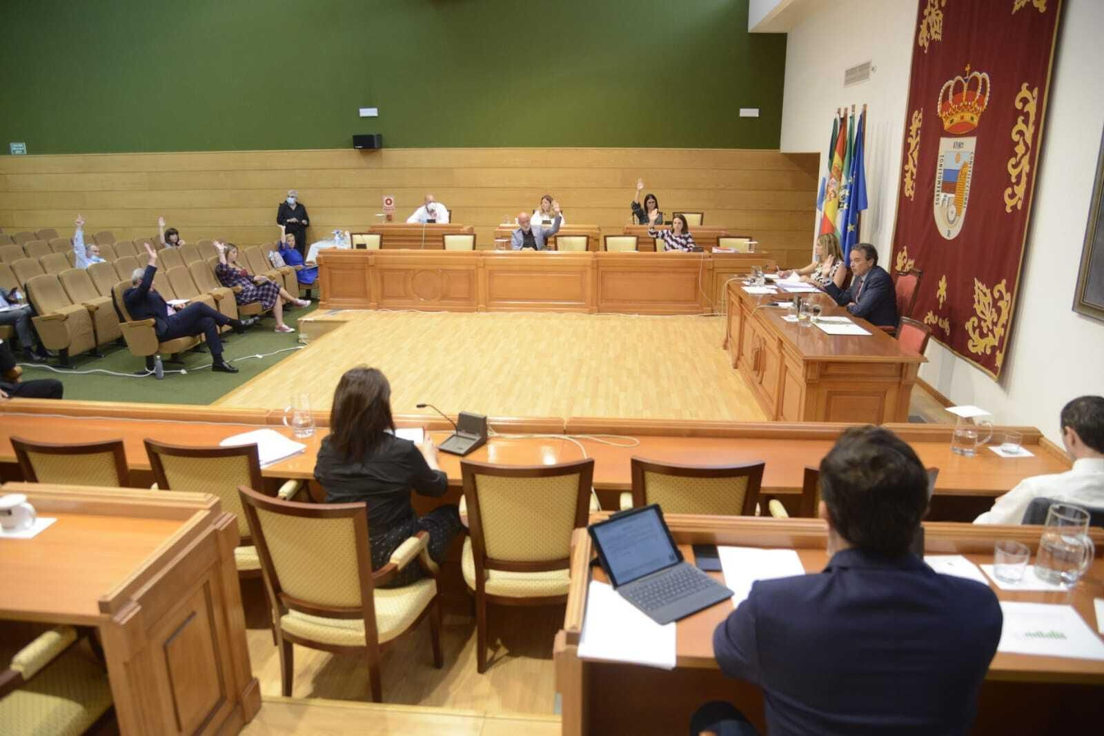 El presupuesto se aprobó con los votos de PSOE, Adelante, Cuín y la abstención de C´s y Por mi pueblo.