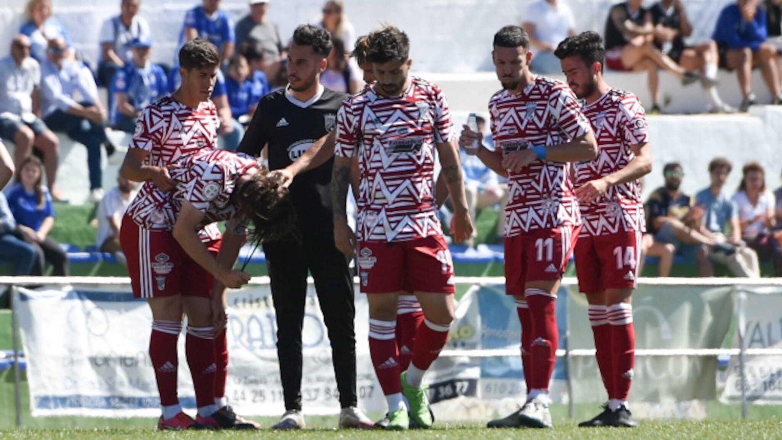 Migue se ha marchado del campo abatido.
