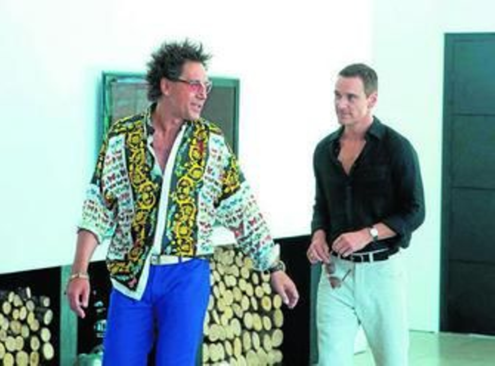 Un extravagante Javier Bardem, junto a Michael Fassbender en una escena de 'El consejero'.