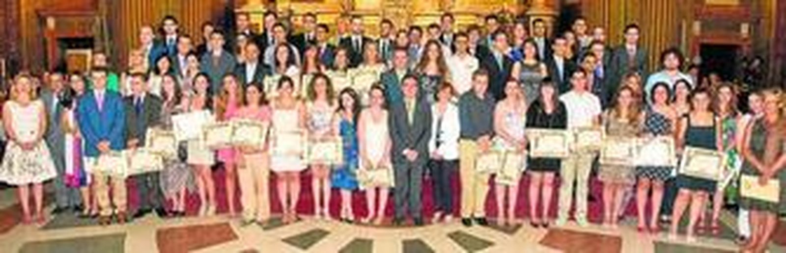 Marta Alejandra Ferrer (Maestra en Educación Infantil), Cristobal José Álvarez (Filología Clásica), Juan Manuel Carmona (Filología Hispánica), Ana María Ramos Sañudo (Filología Francesa), Samir Mohayyud-Din (Maestro Lengua Extranjera) y Carlos Cereza (Arquitecto).