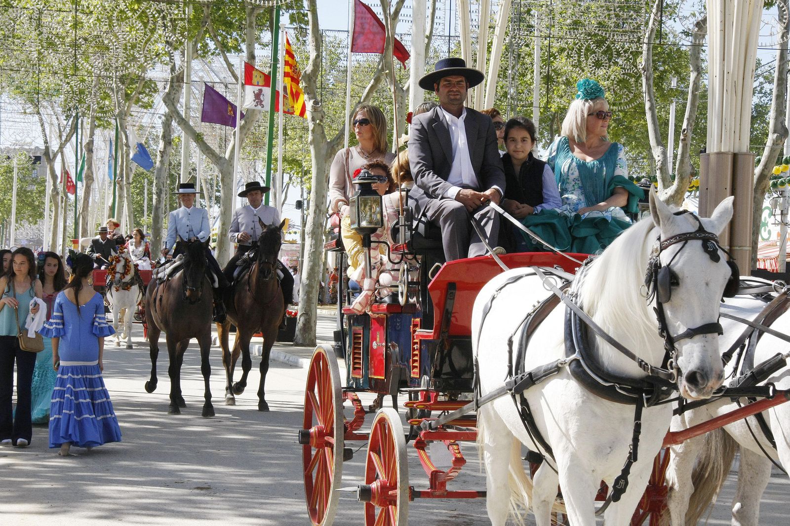 Una imagen del Real de las Banderas, durante la Feria de Primavera 2017 de El Puerto.