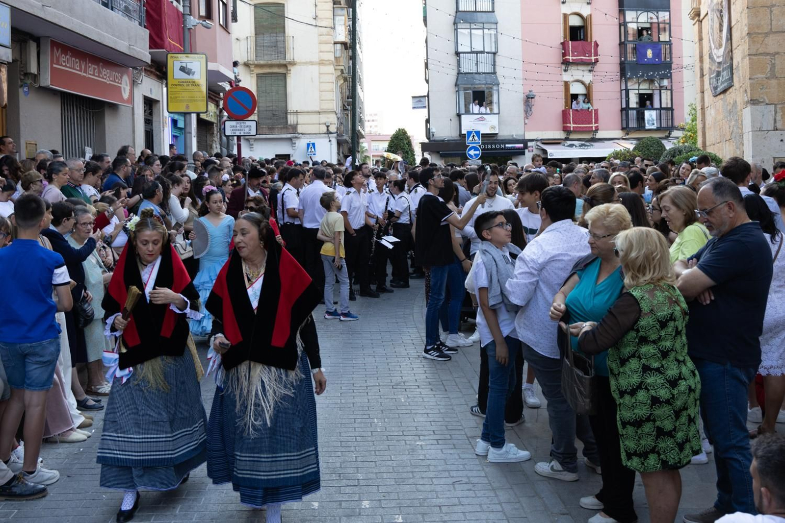 Así ha procesionado la Virgen de la Capilla por Jaén en su día grande.