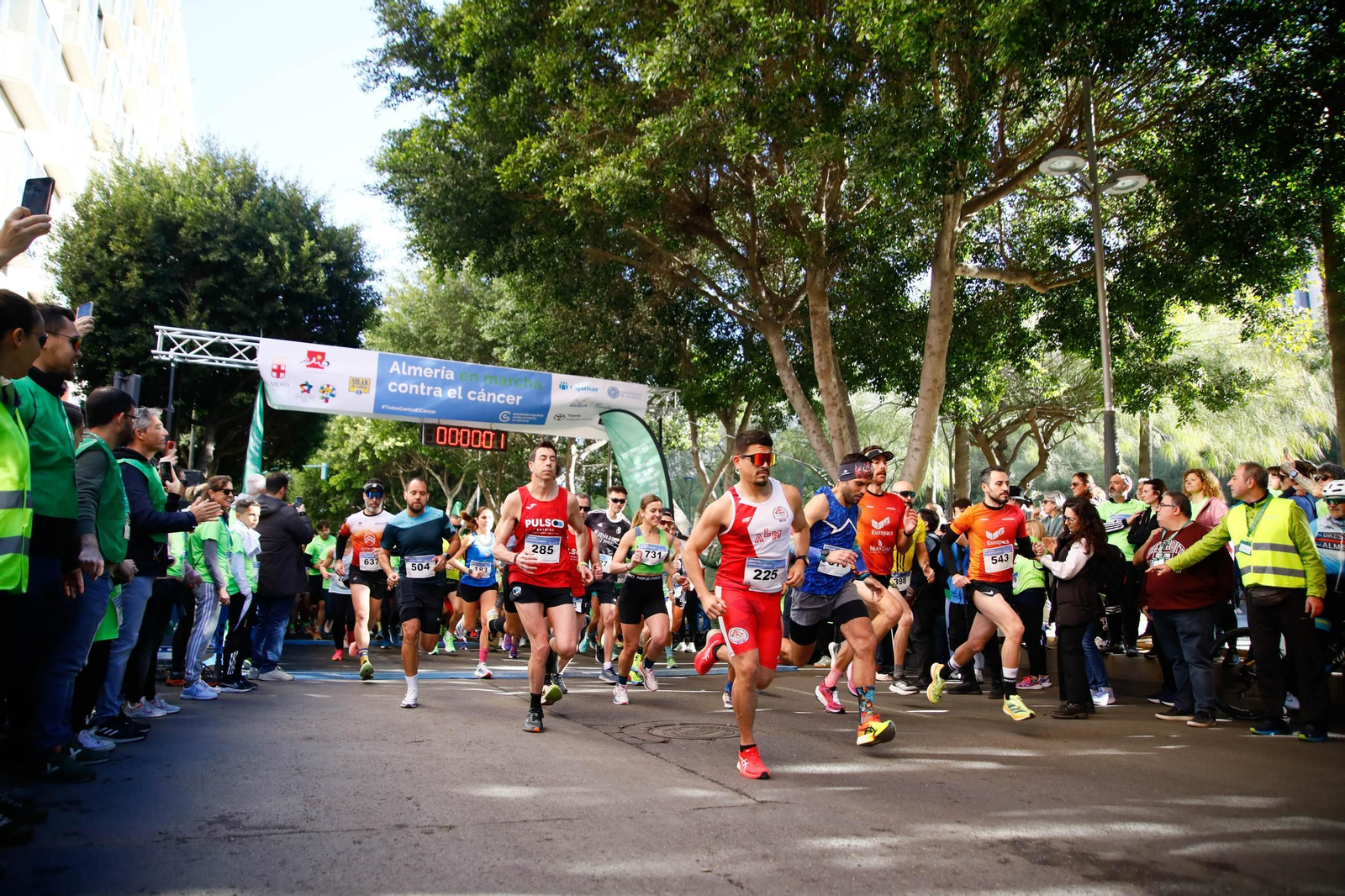 Imágenes de la Carrera contra el Cáncer de Almería