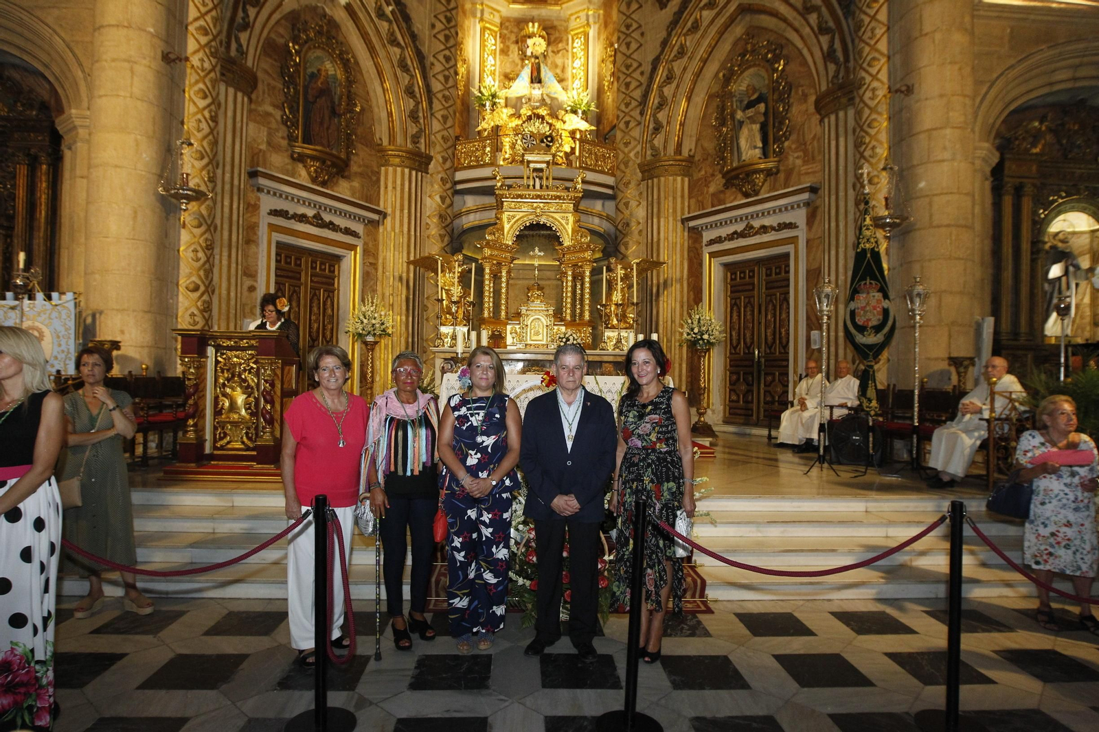 Fotogalería ofrenda floral a la Virgen del Mar. Feria de Almería 2019