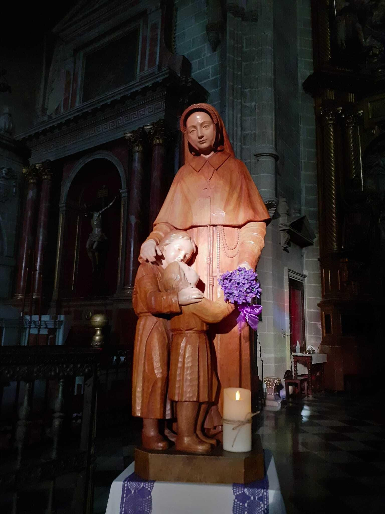Así fue el gran encuentro por el 75 aniversario del colegio Jesús-María 'El Cuco' en Jerez Así fue el gran encuentro por el 75 aniversario del colegio Jesús-María 'El Cuco' en Jerez