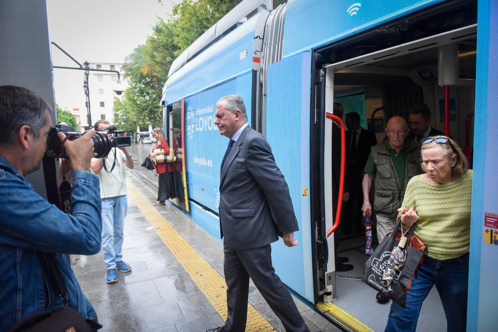 José Luis Sanz, asiste a la puesta en funcionamiento de ampliación del tranvía hasta Eduardo Dato