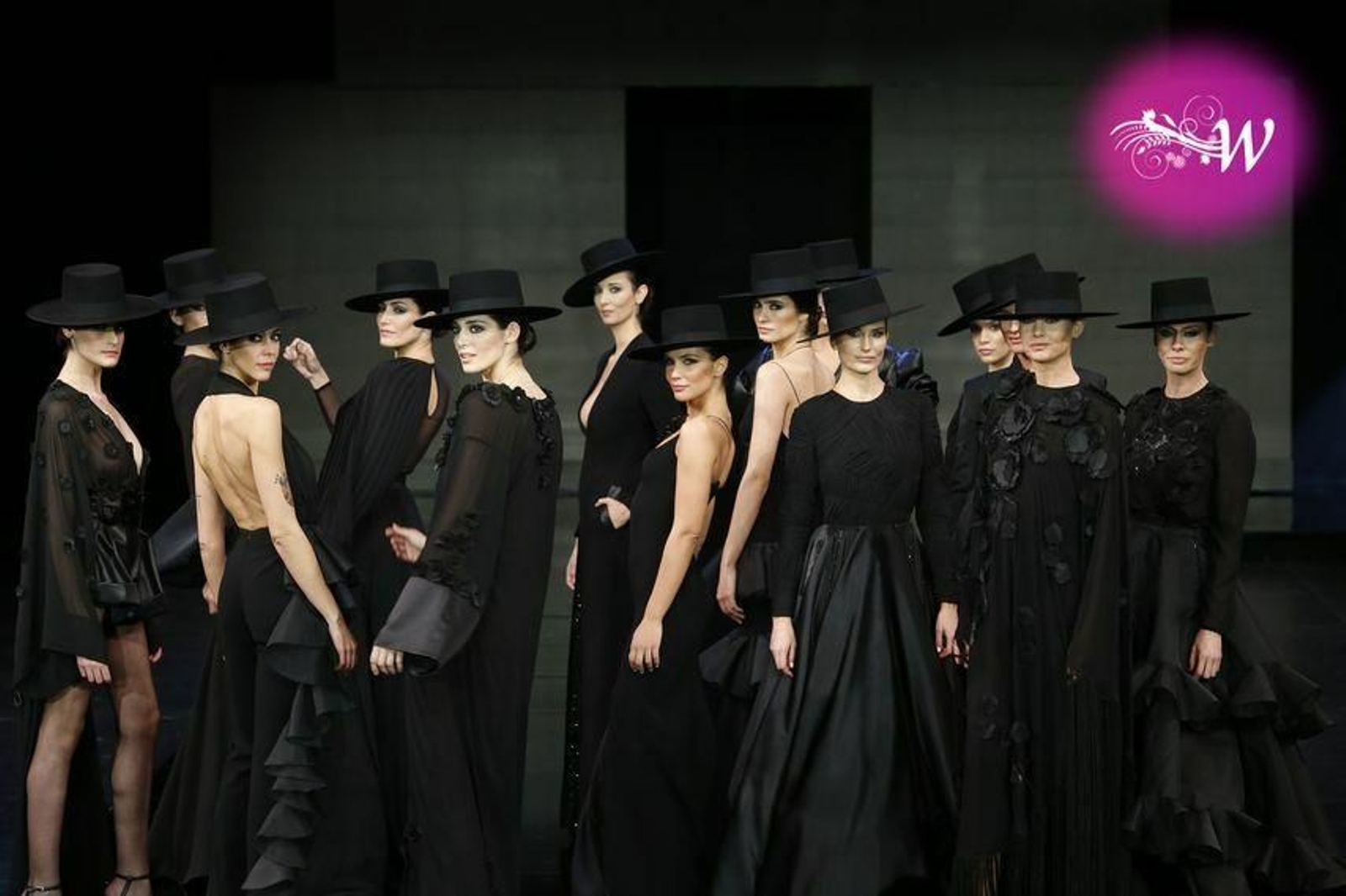 Cristo Báñez vuelve a SIMOF para presentar su colección de flamenca 2020, todas las fotos