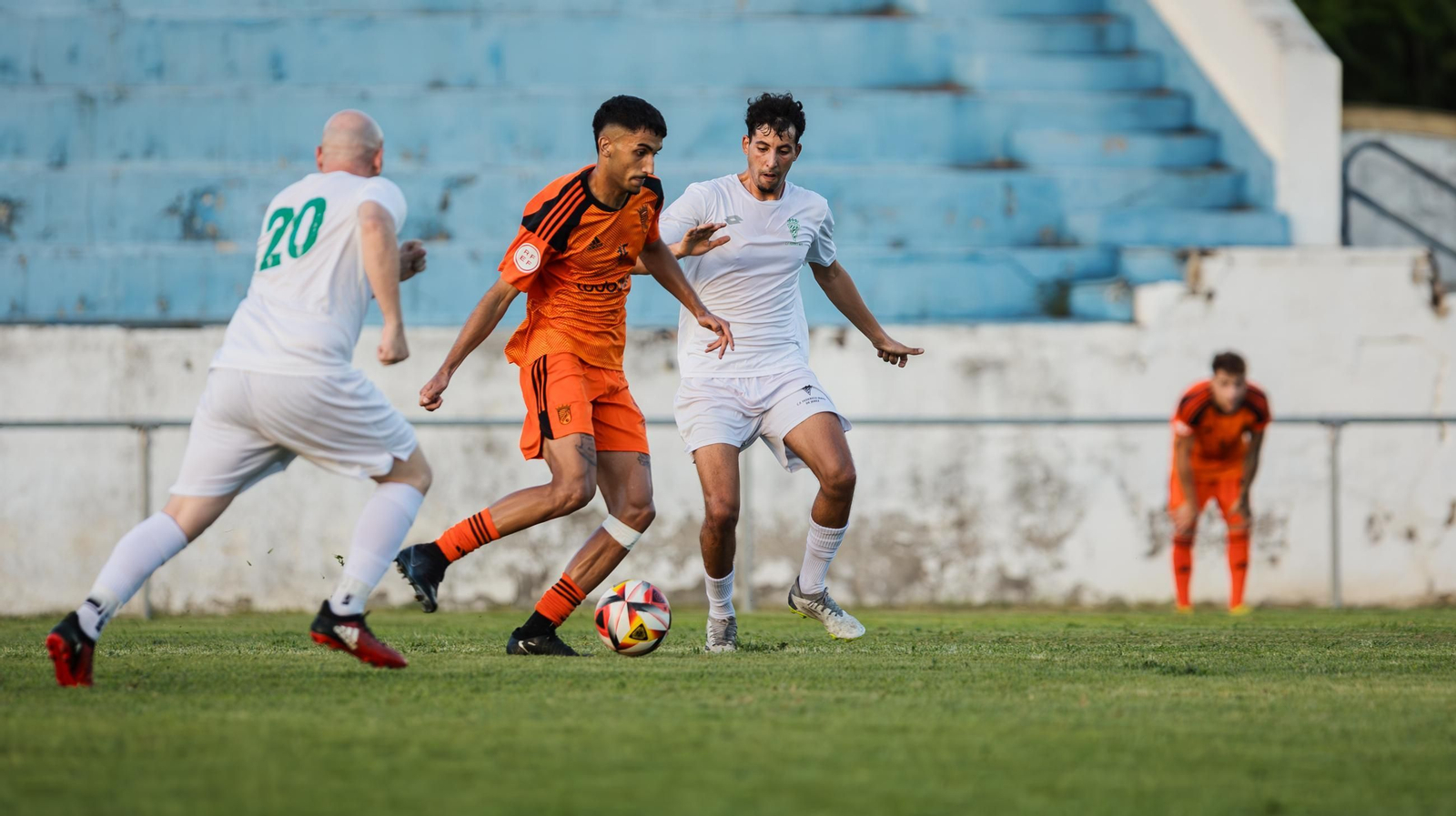 Las imágenes del triunfo del Xerez CD en el Trofeo Antonio Moure
