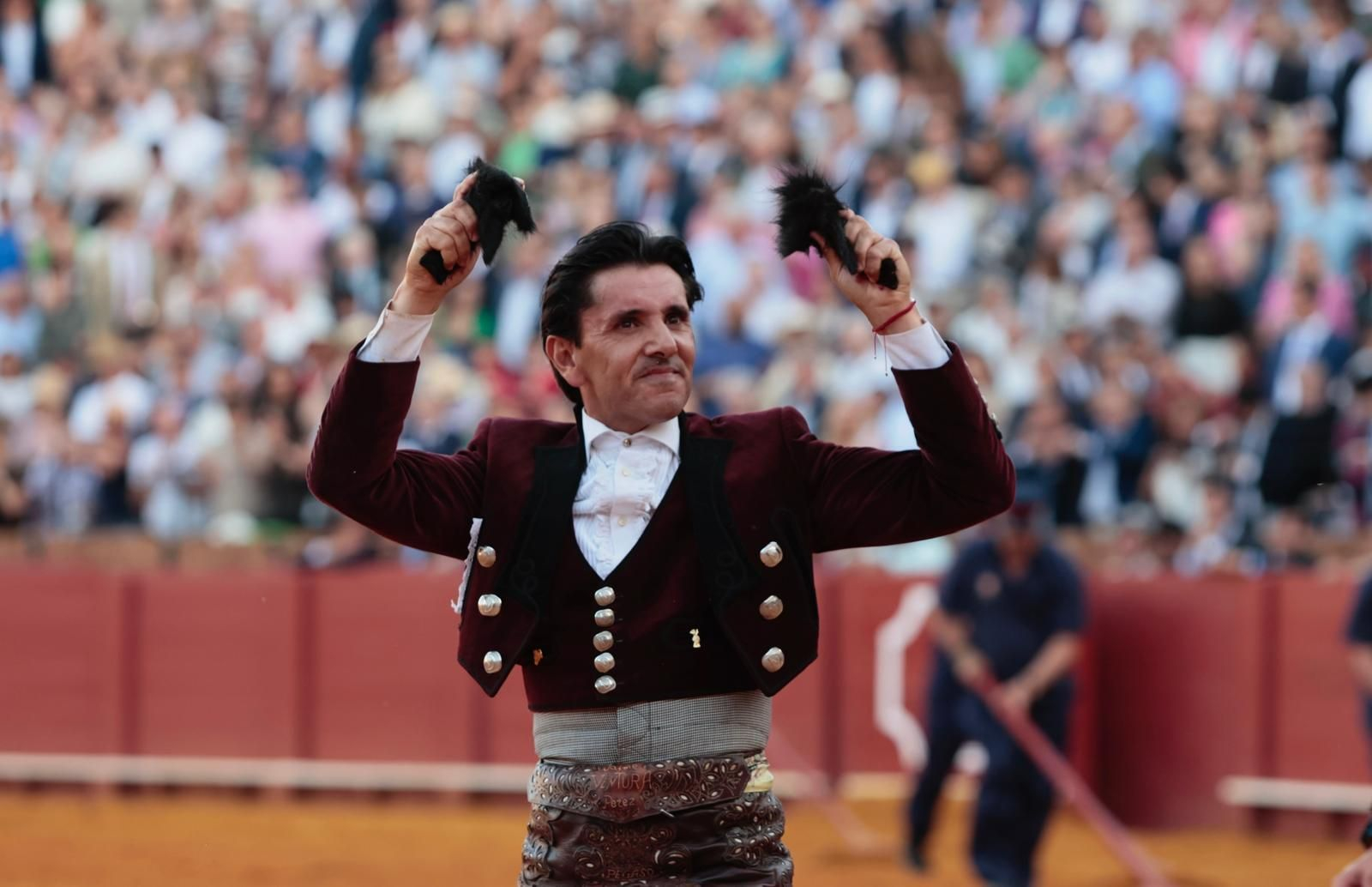 Diego Ventura con las dos orejas cortadas al quinto.