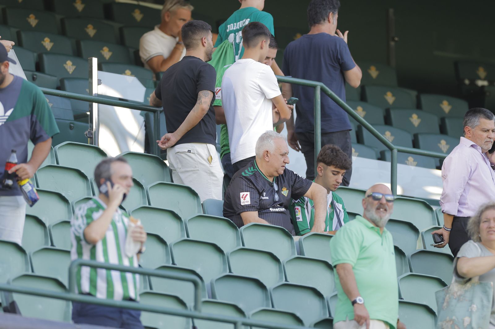 Búscate en la fotos del Betis-Sparta