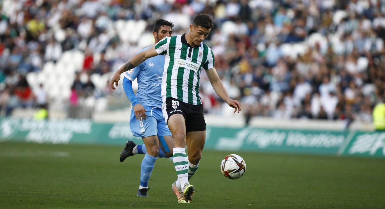 Adrián Fuentes, durante un partido de esta temporada.