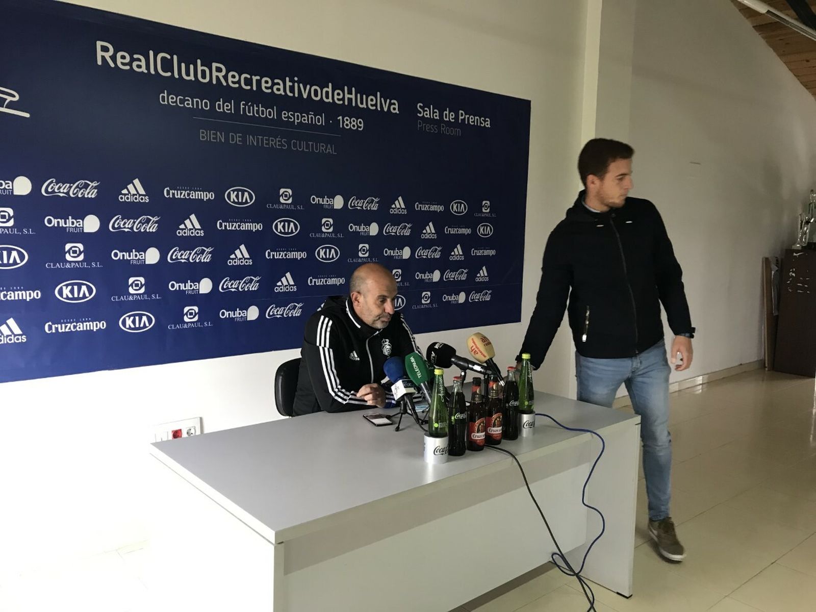 Alberto Monteagudo, durante la rueda de prensa previa al encuentro con el Yeclano.