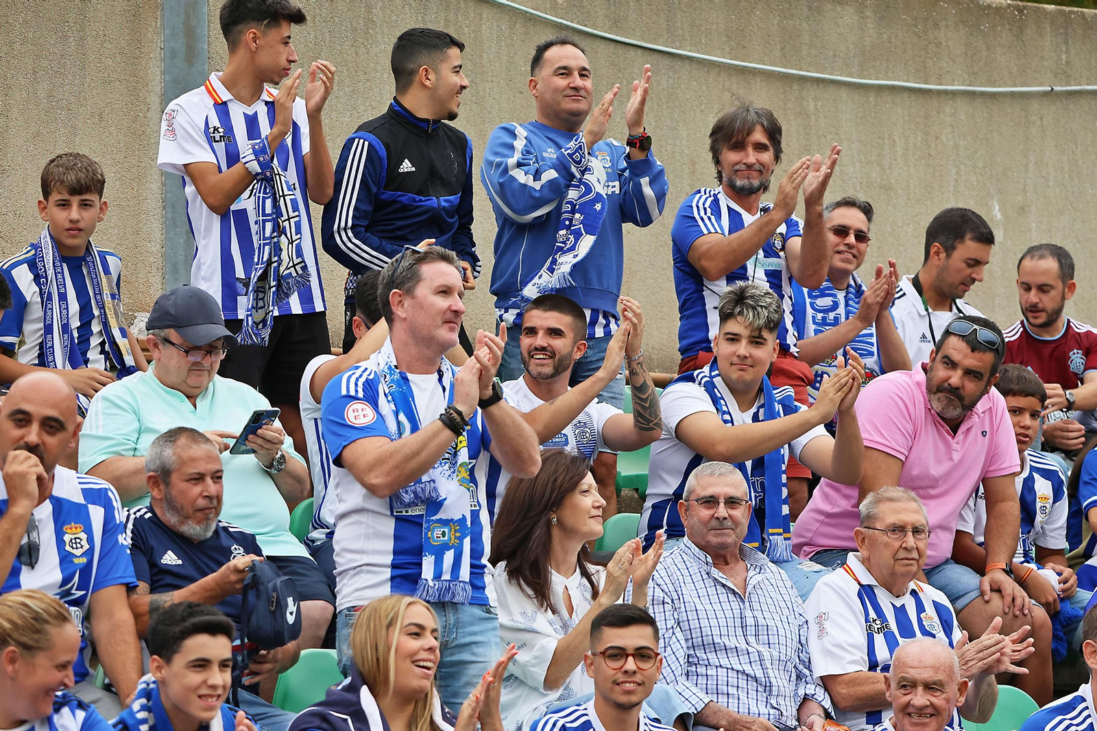 Búscate en las gradas del Betis Deportivo-Recreativo de Huelva