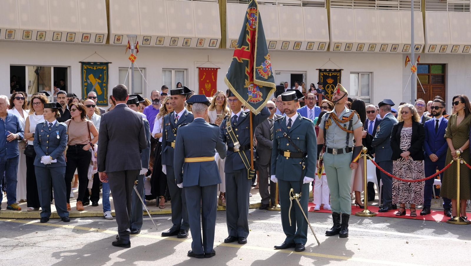 Las imágenes de la celebración del Día del Pilar en la Comandancia de la Guardia Civil de Almería