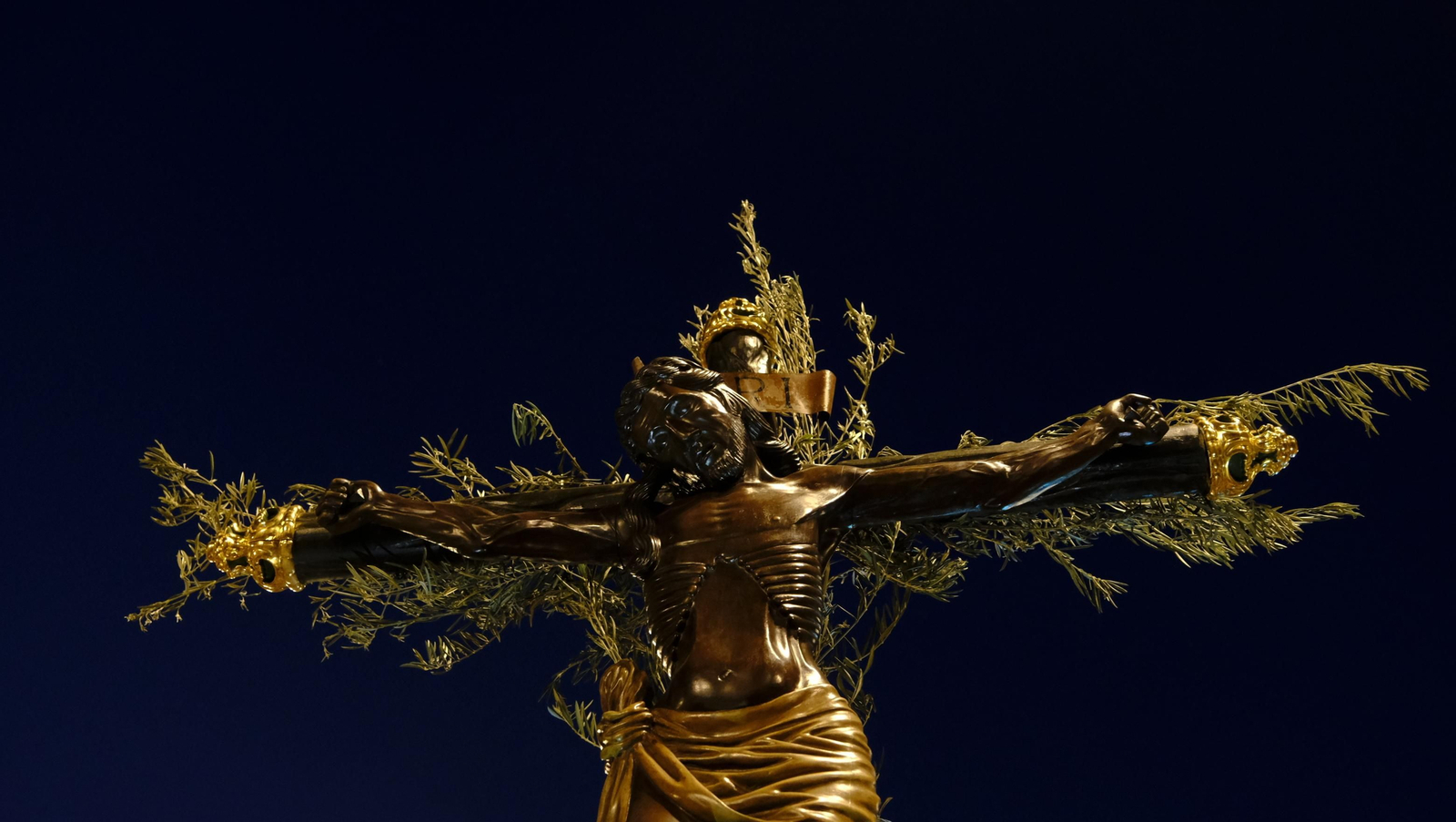 Las imágenes del Vía Crucis del Cristo de la Escucha