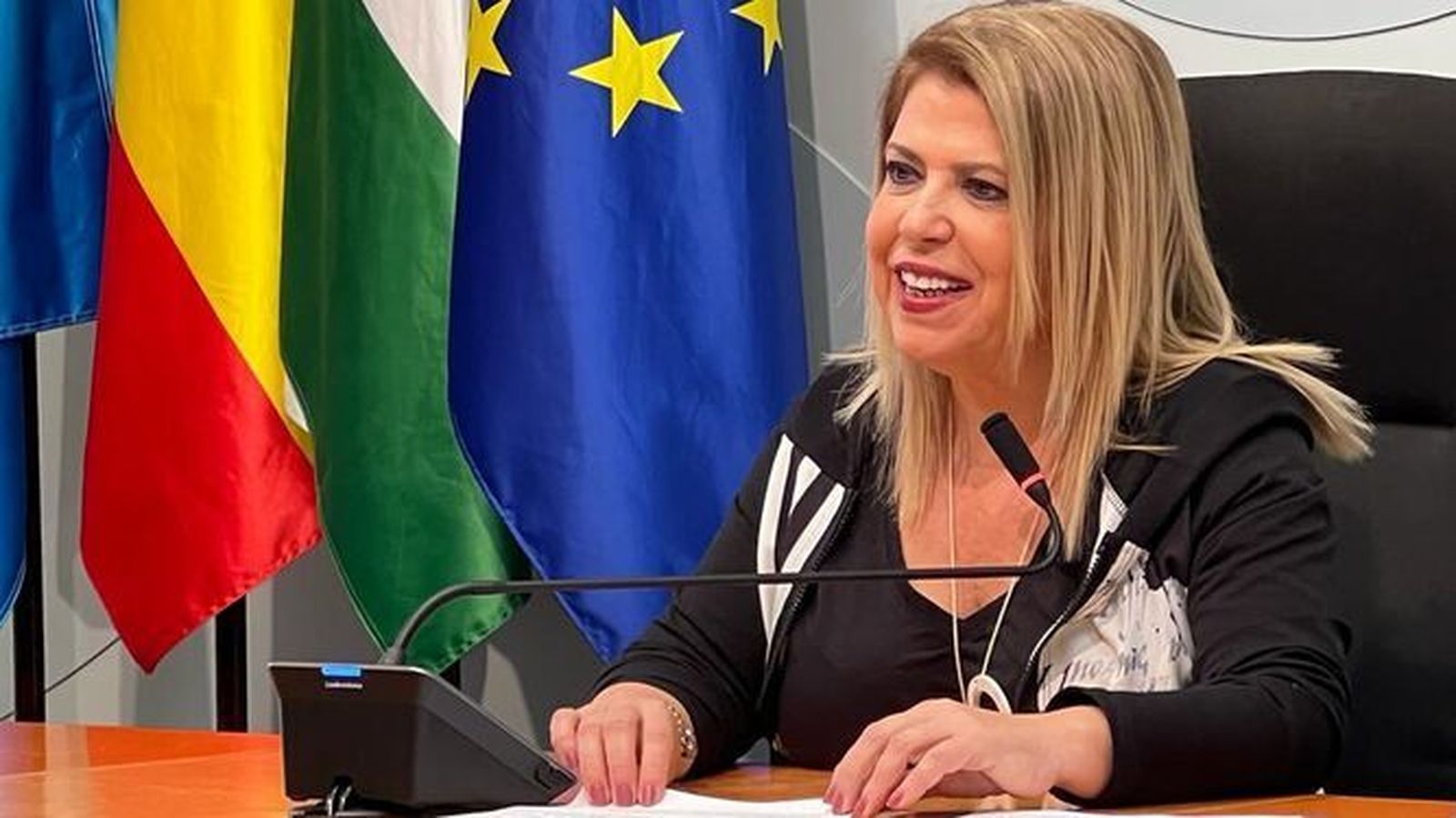 La alcaldesa de Jerez, Mamen Sánchez, en una rueda de prensa.