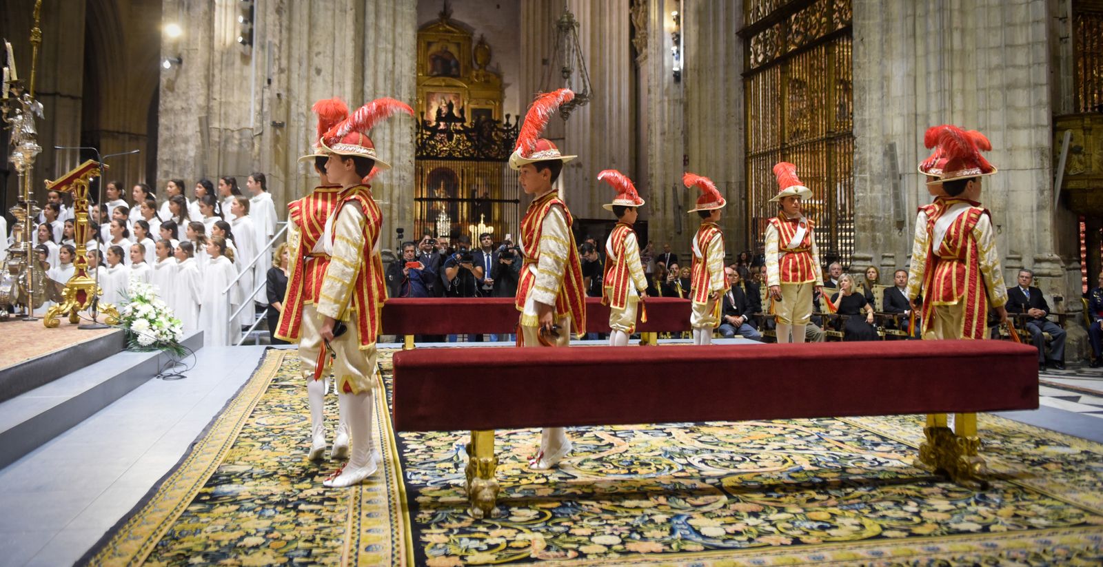 Las fotografías de un Corpus insólito en Sevilla