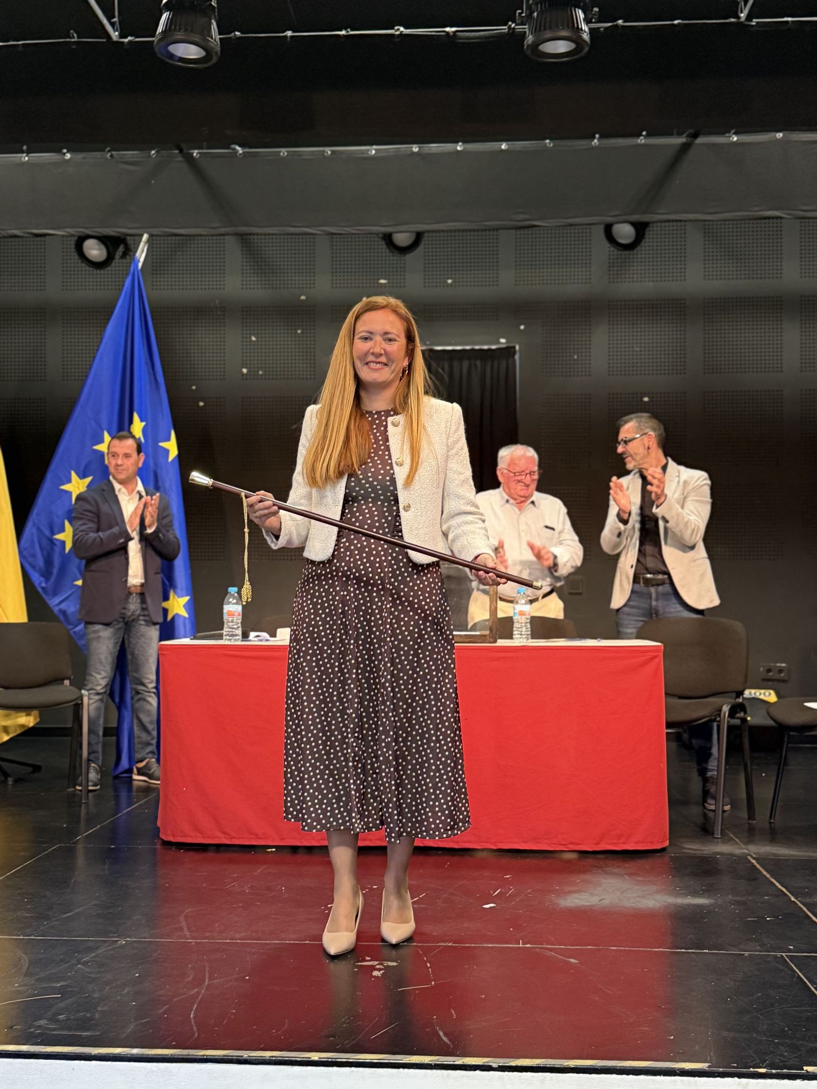 María del Mar Segura, en su toma de posesión como alcaldesa de Velefique.