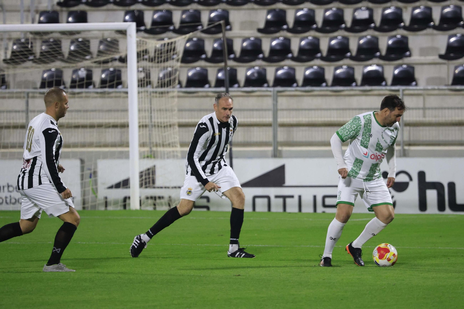 Las fotos del homenaje al ex jugador de la Balona Edu Mena en La Línea