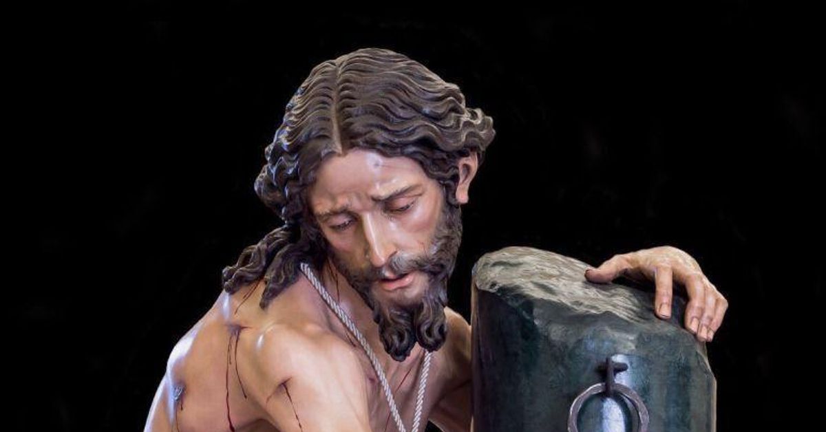 Las Cigarreras de Sevilla incorporan como nuevo Titular al Santísimo Cristo de la Púrpura