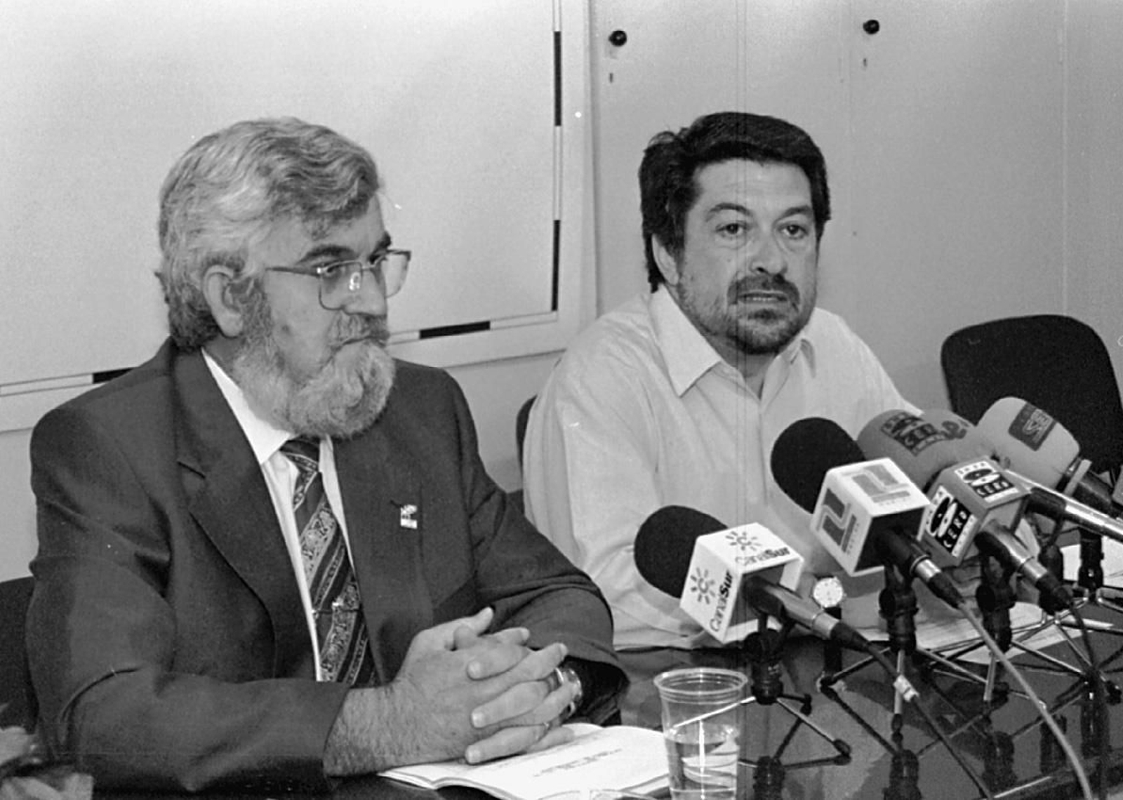 Javier Barrero, toda una vida ligado a la política onubense en imágenes