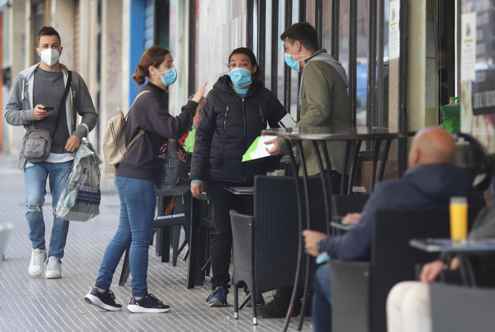 Imágenes del cierre de comercios bares y terrazas a causa de las nuevas restricciones por la Covid en Huelva