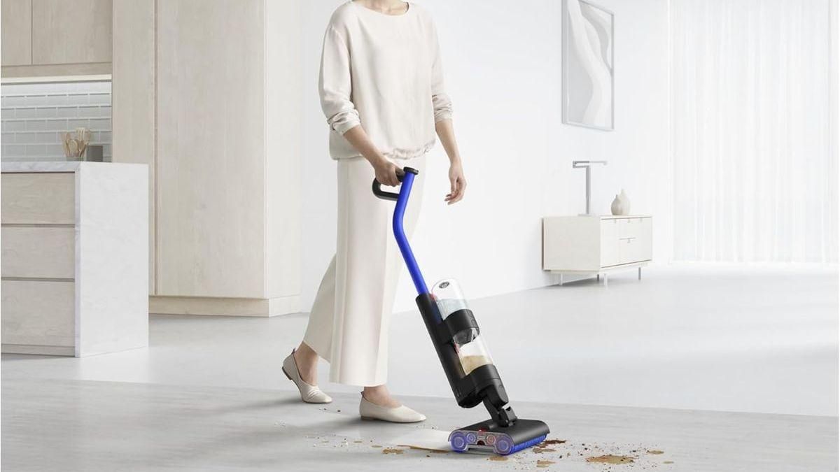 Dyson lo vuelve a hacer: así es la fregona eléctrica que querrás tener ya