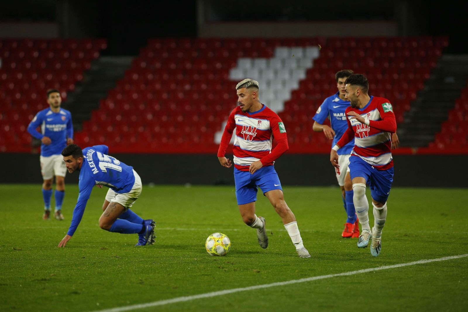 Viedma y Alberto López en una acción del choque
