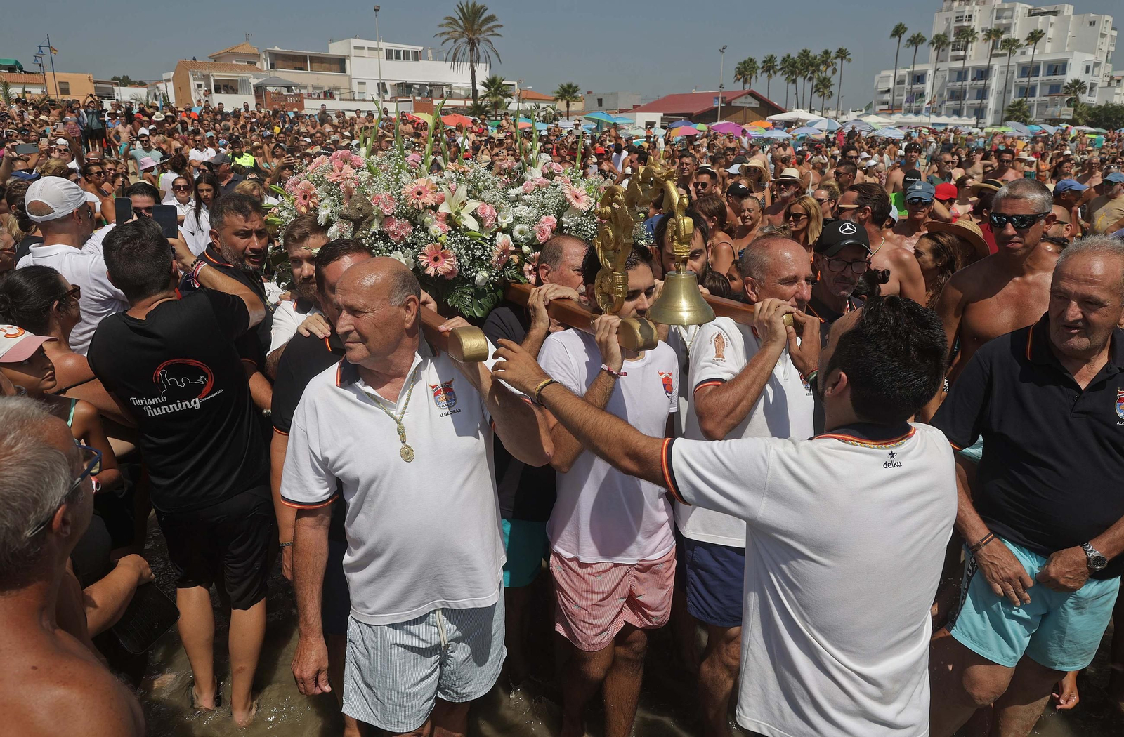 Las mejores fotos de la romería marítima de la Virgen de la Palma de Algeciras 2025