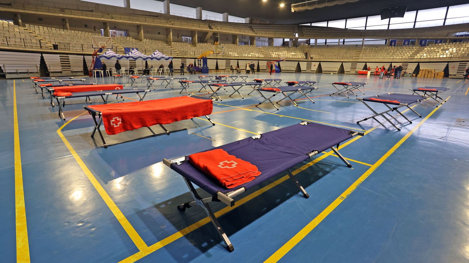 Cruz Roja habilitó el pabellón deportivo de Chapín para acoger a familias de la zona rural.