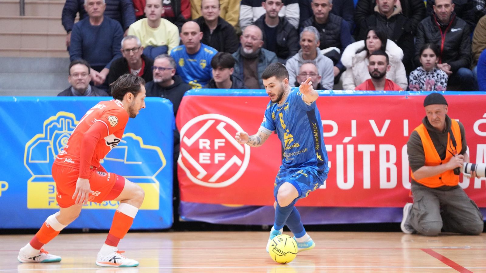 Pani encara a un rival durante el encuentro de este pasado miércoles frente al Jimbee Cartagena de Copa del Rey.