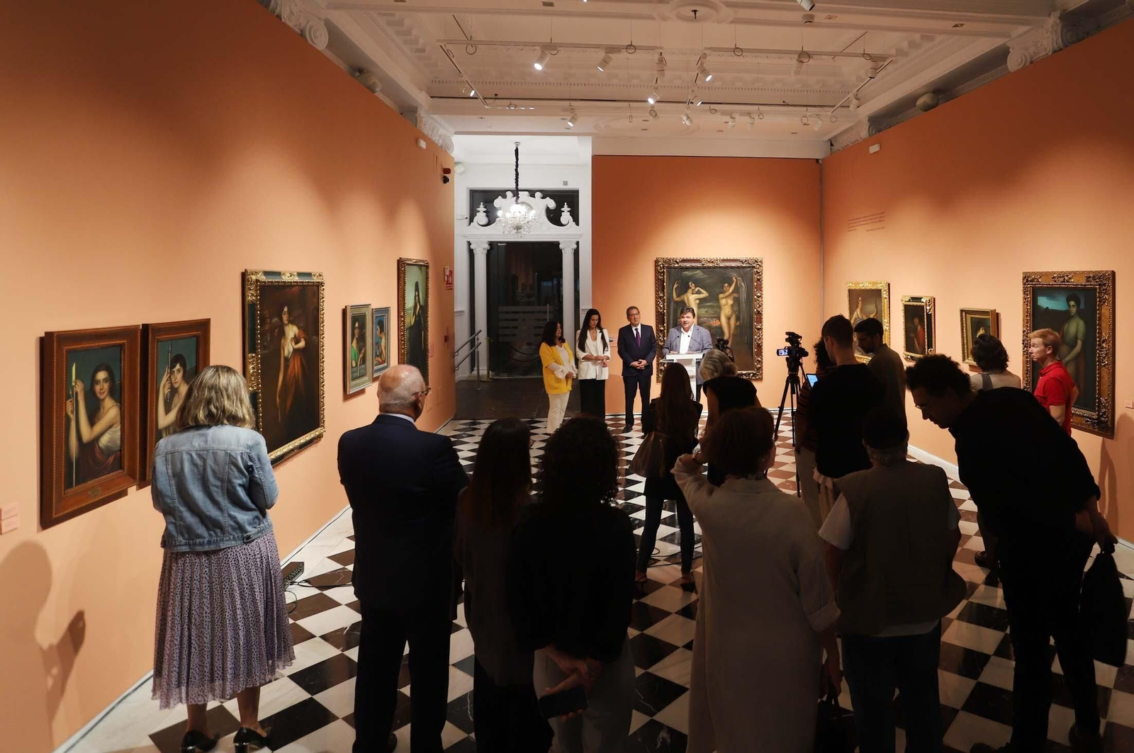 Inauguración de la exposición 'Julio Romero de Torres. El sentimiento místico', en imágenes