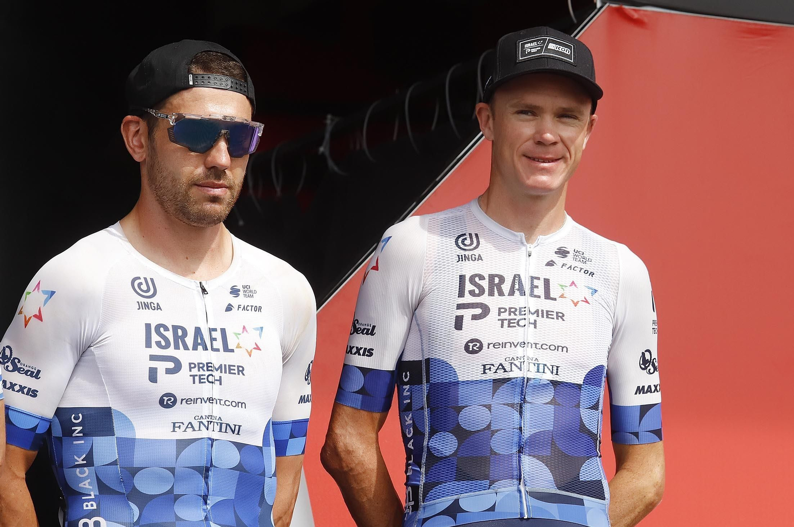 Imágenes de la Vuelta Ciclista a España en su salida desde Aracena en la 17ª etapa