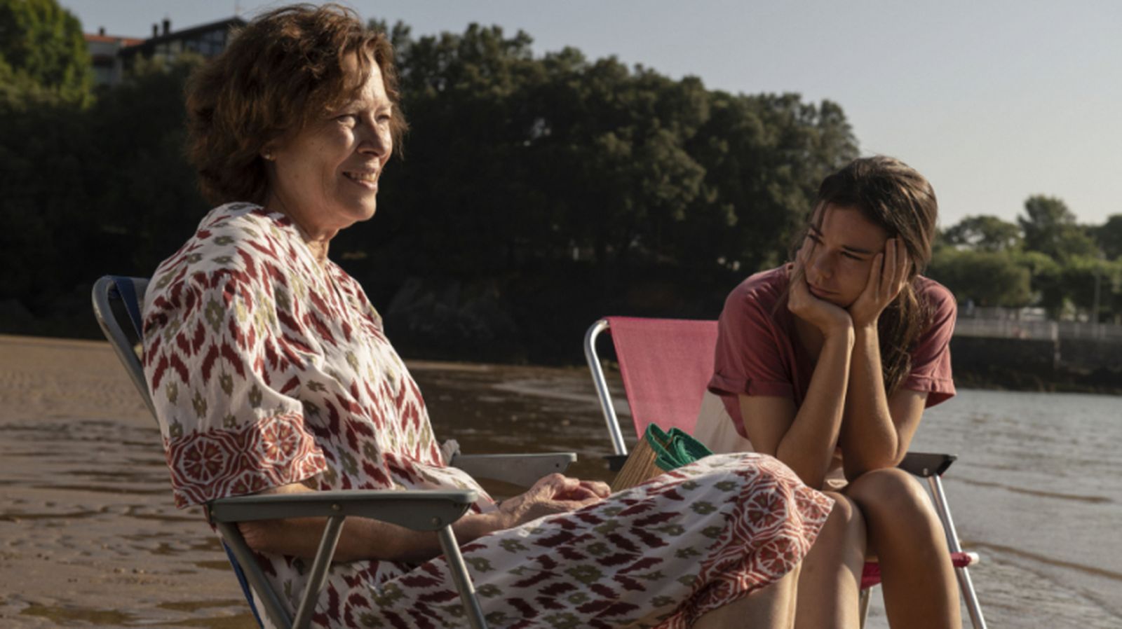 Susi Sánchez y Laia Costa en 'Cinco Lobitos'.